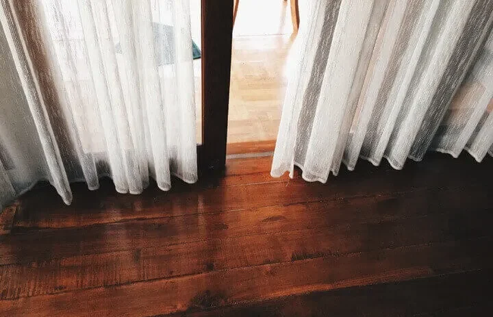 How Long Are Living Room Curtains Supposed to Be?